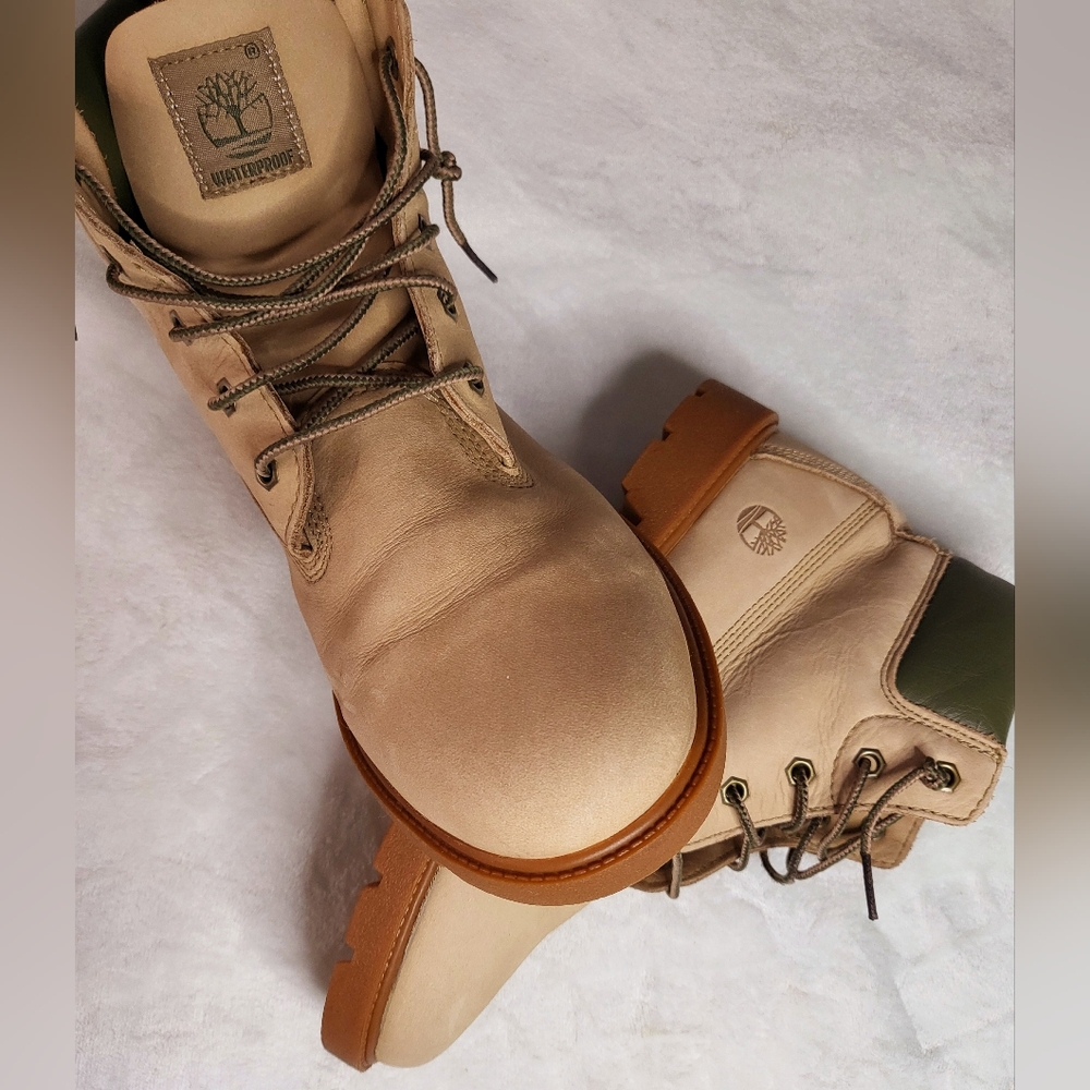 EUC ☆ UniSex Timberlands